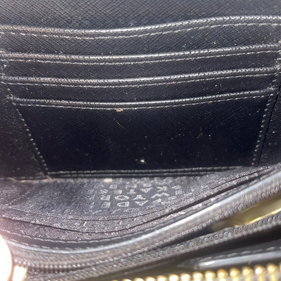 Kate Spade NY Wristlet Black Saffiano Leather 3 Pockets 6 Cards + Check Book GUC - Picture 5 of 10